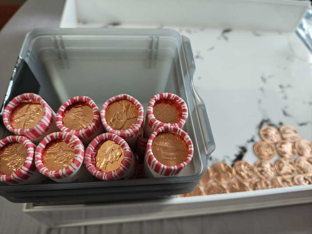 Carbon-Spots-Inside-Mint-Unc-Coin-Rolls